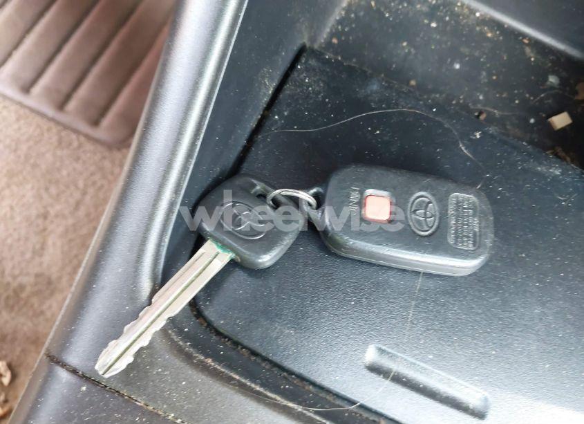 Photo 11 of 2004 Toyota Camry SE (VIN 4T1BE32K14U340519)