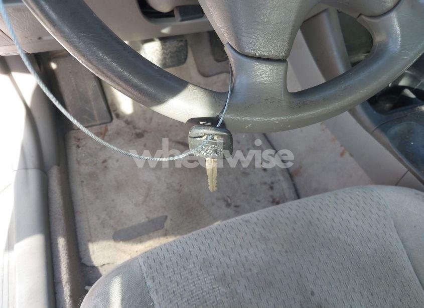 Photo 11 of 2004 Toyota Camry LE (VIN 4T1BE32K14U345123)