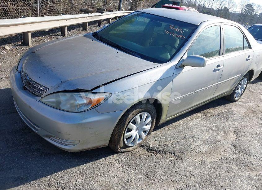 Photo 2 of 2004 Toyota Camry LE (VIN 4T1BE32K14U345123)