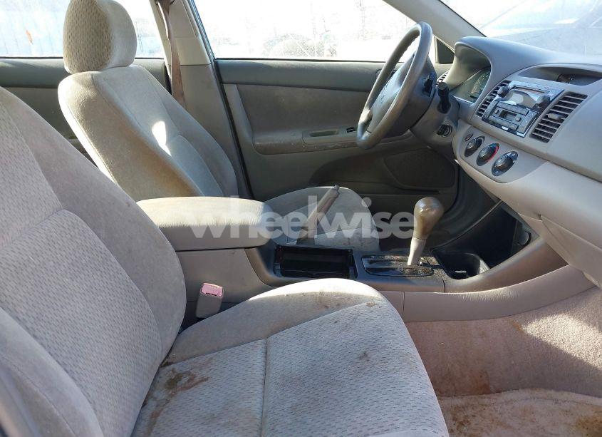Photo 5 of 2004 Toyota Camry LE (VIN 4T1BE32K14U345123)