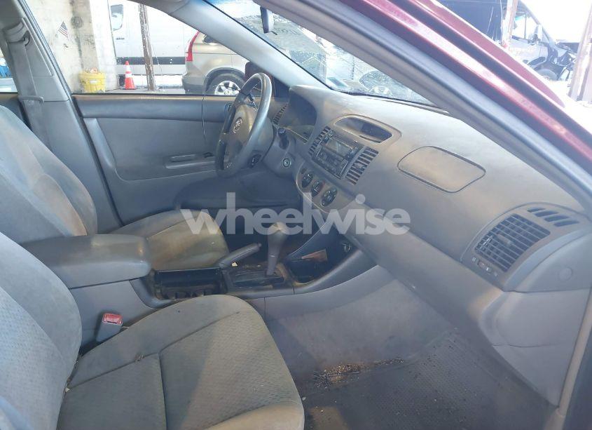 Photo 5 of 2004 Toyota Camry LE/SE/STD/XLE (VIN 4T1BE32K14U357935)