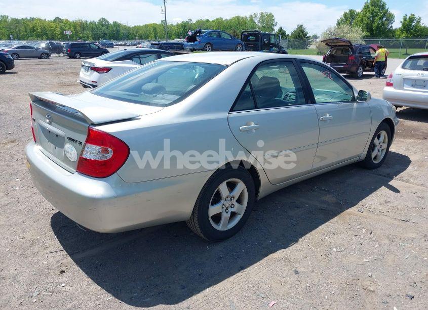 Photo 4 of 2004 Toyota Camry SE (VIN 4T1BE32K14U806451)