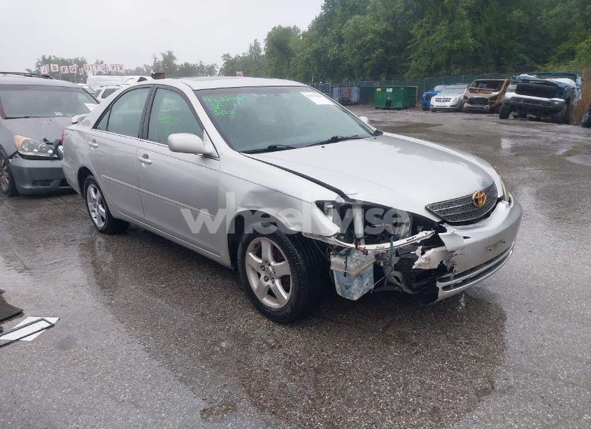 2004 Toyota Camry SE (VIN 4T1BE32K14U815408) main photo
