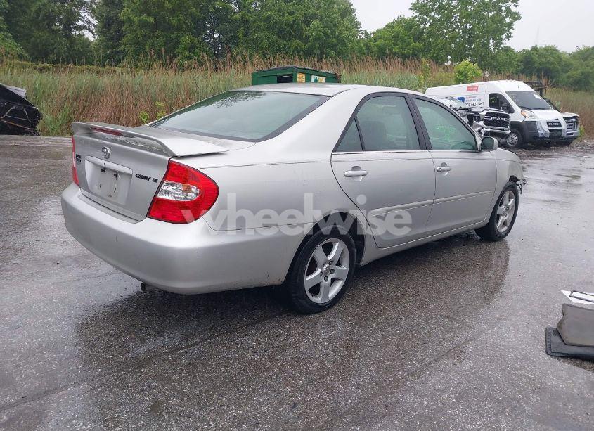 Photo 4 of 2004 Toyota Camry SE (VIN 4T1BE32K14U815408)