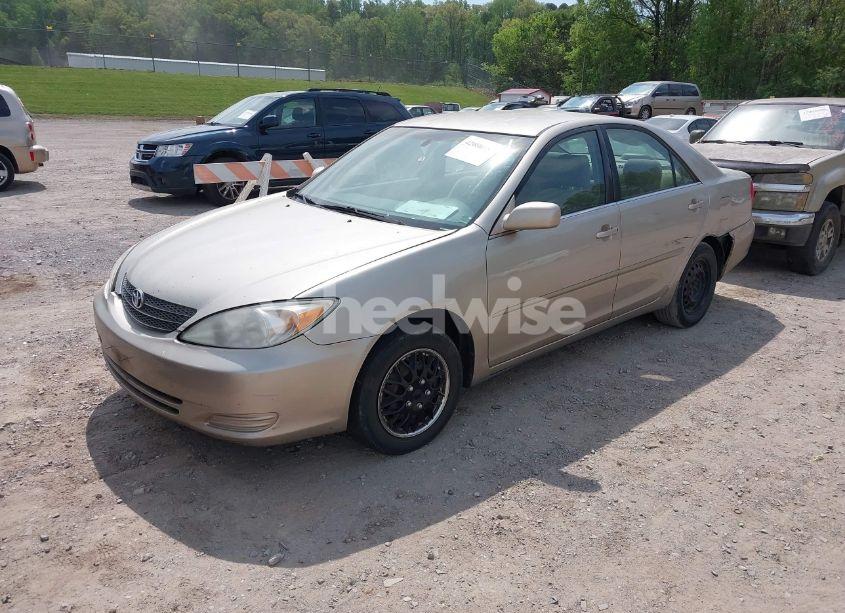 Photo 2 of 2004 Toyota Camry LE (VIN 4T1BE32K14U846576)