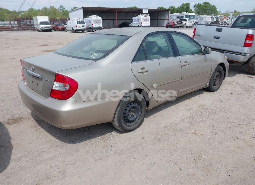 Photo 4 of 2004 Toyota Camry LE (VIN 4T1BE32K14U846576)