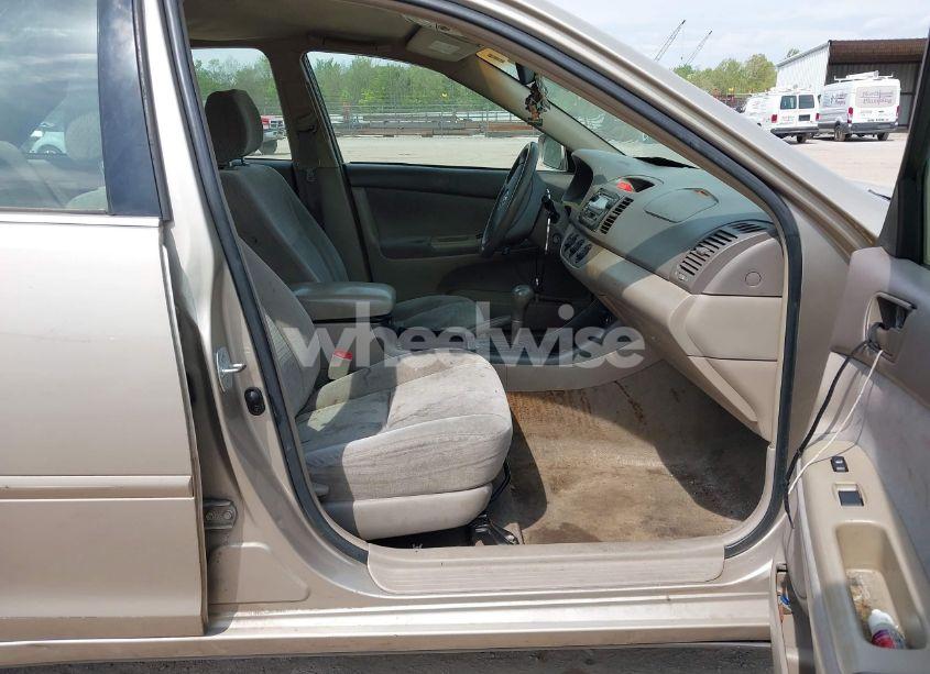 Photo 5 of 2004 Toyota Camry LE (VIN 4T1BE32K14U846576)