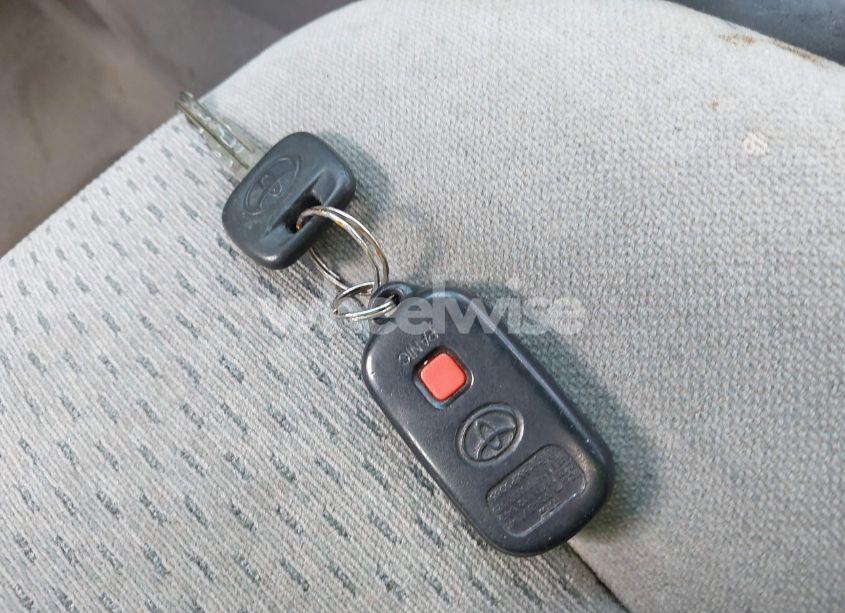 Photo 11 of 2004 Toyota Camry LE (VIN 4T1BE32K14U853494)