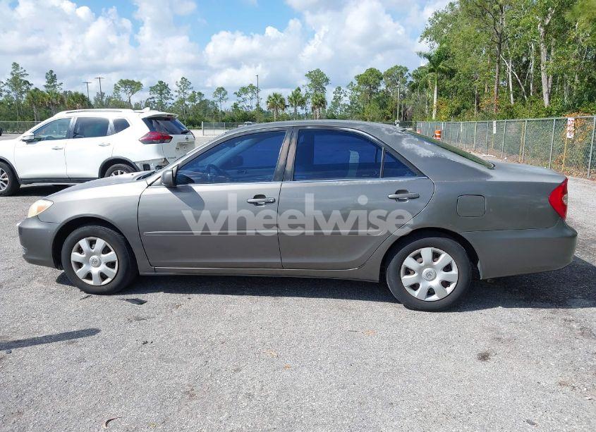 Photo 15 of 2004 Toyota Camry LE (VIN 4T1BE32K14U853494)