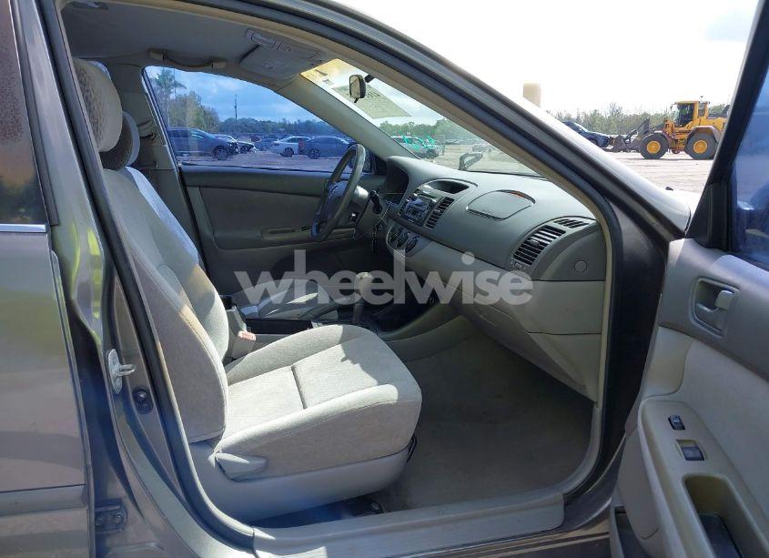 Photo 5 of 2004 Toyota Camry LE (VIN 4T1BE32K14U853494)