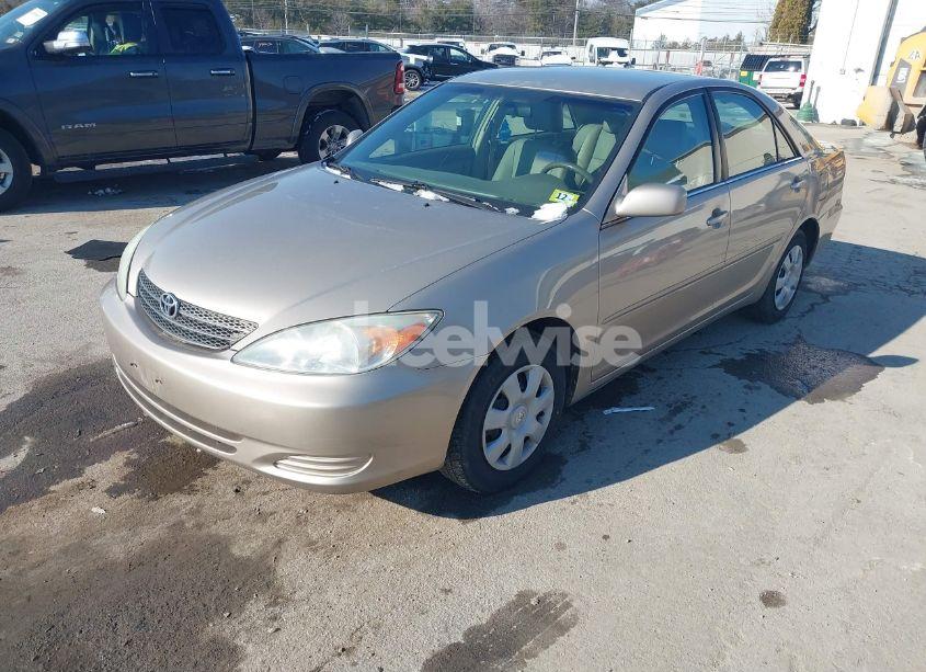 Photo 2 of 2004 Toyota Camry LE (VIN 4T1BE32K14U866925)