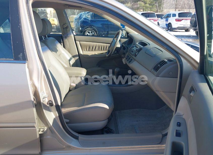 Photo 5 of 2004 Toyota Camry LE (VIN 4T1BE32K14U866925)