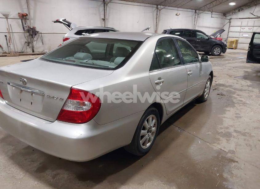 Photo 4 of 2004 Toyota Camry XLE (VIN 4T1BE32K14U872420)