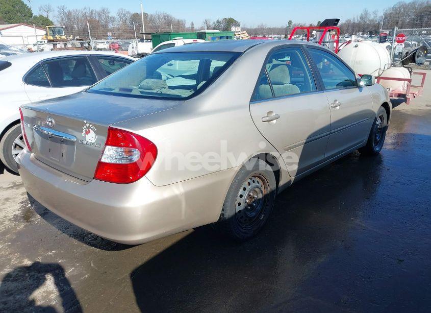 Photo 4 of 2004 Toyota Camry XLE (VIN 4T1BE32K14U913497)