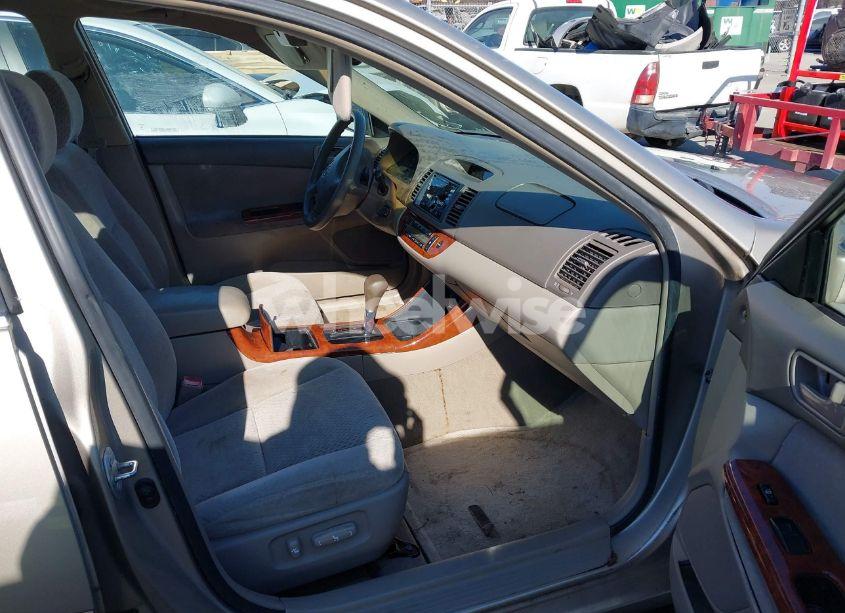 Photo 5 of 2004 Toyota Camry XLE (VIN 4T1BE32K14U913497)