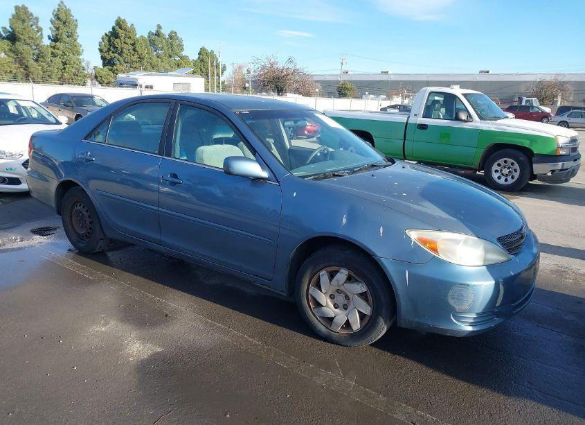 2004 Toyota Camry LE (VIN 4T1BE32K14U918201) main photo