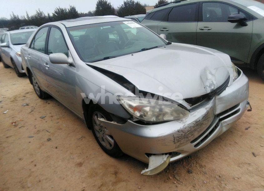 2004 Toyota Camry XLE (VIN 4T1BE32K14U923978) main photo