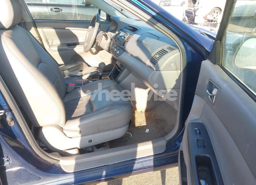 Photo 5 of 2005 Toyota Camry LE (VIN 4T1BE32K15U042795)