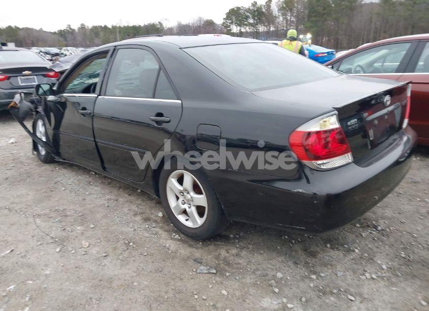 Photo 3 of 2005 Toyota Camry SE (VIN 4T1BE32K15U048810)