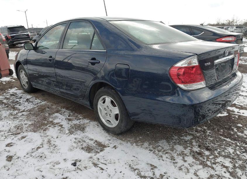Photo 3 of 2005 Toyota Camry LE (VIN 4T1BE32K15U060195)