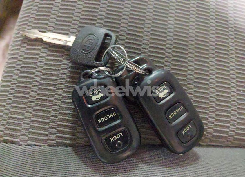 Photo 11 of 2005 Toyota Camry LE (VIN 4T1BE32K15U063789)