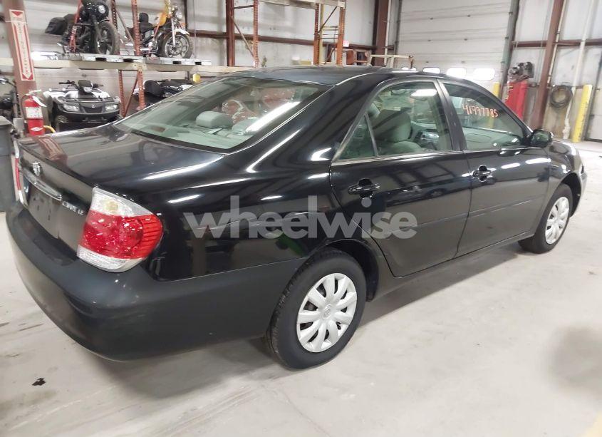 Photo 4 of 2005 Toyota Camry LE (VIN 4T1BE32K15U063789)