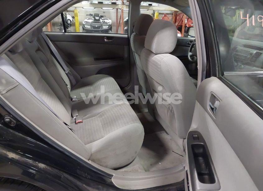 Photo 8 of 2005 Toyota Camry LE (VIN 4T1BE32K15U063789)