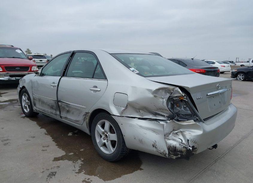 Photo 3 of 2005 Toyota Camry LE (VIN 4T1BE32K15U064604)