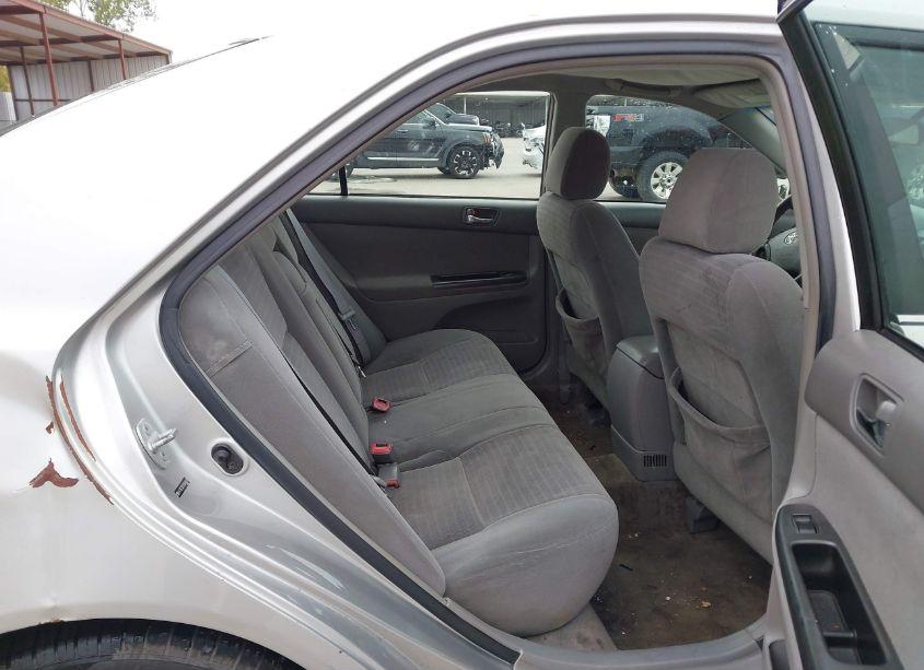Photo 8 of 2005 Toyota Camry LE (VIN 4T1BE32K15U064604)