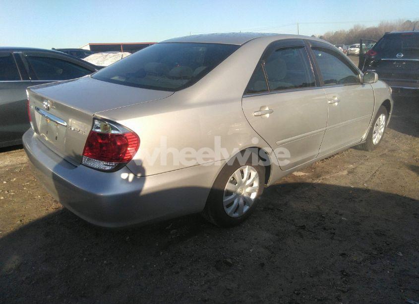 Photo 4 of 2005 Toyota Camry LE (VIN 4T1BE32K15U079183)