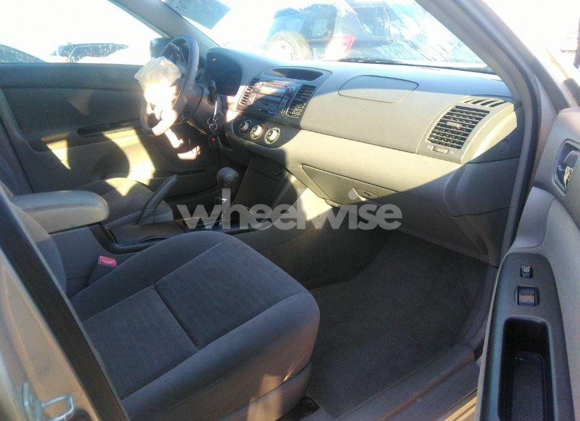 Photo 5 of 2005 Toyota Camry LE (VIN 4T1BE32K15U079183)