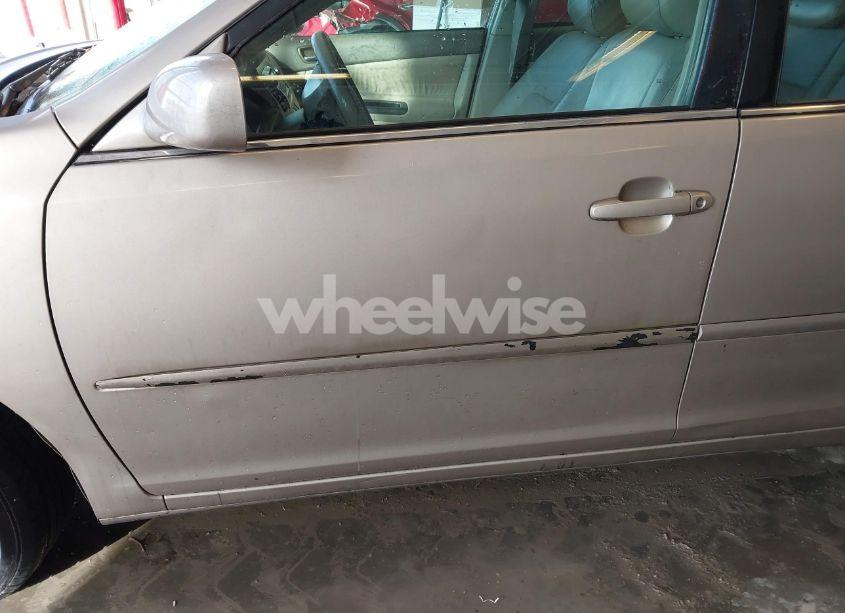 Photo 6 of 2005 Toyota Camry LE (VIN 4T1BE32K15U091074)