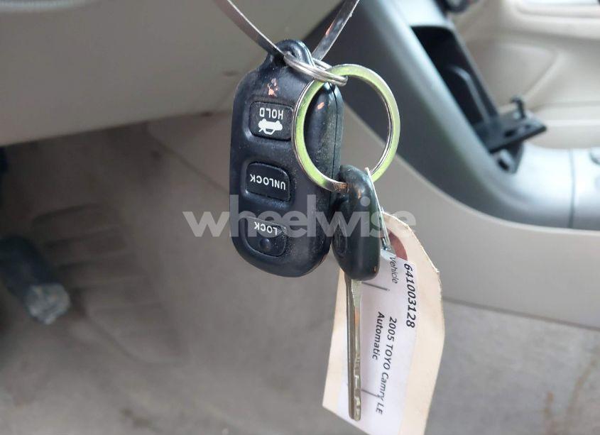 Photo 11 of 2005 Toyota Camry LE (VIN 4T1BE32K15U091396)