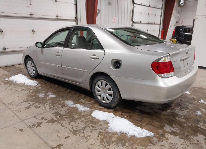 Photo 3 of 2005 Toyota Camry STD (VIN 4T1BE32K15U094508)
