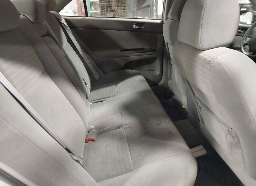 Photo 8 of 2005 Toyota Camry STD (VIN 4T1BE32K15U094508)