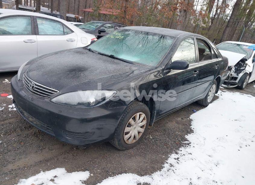 Photo 2 of 2005 Toyota Camry LE (VIN 4T1BE32K15U385655)