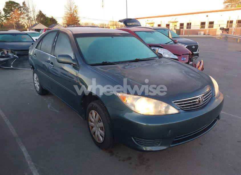 2005 Toyota Camry LE/XLE/SE (VIN 4T1BE32K15U396591) main photo