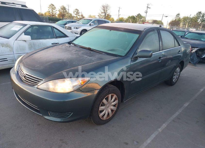 Photo 2 of 2005 Toyota Camry LE/XLE/SE (VIN 4T1BE32K15U396591)