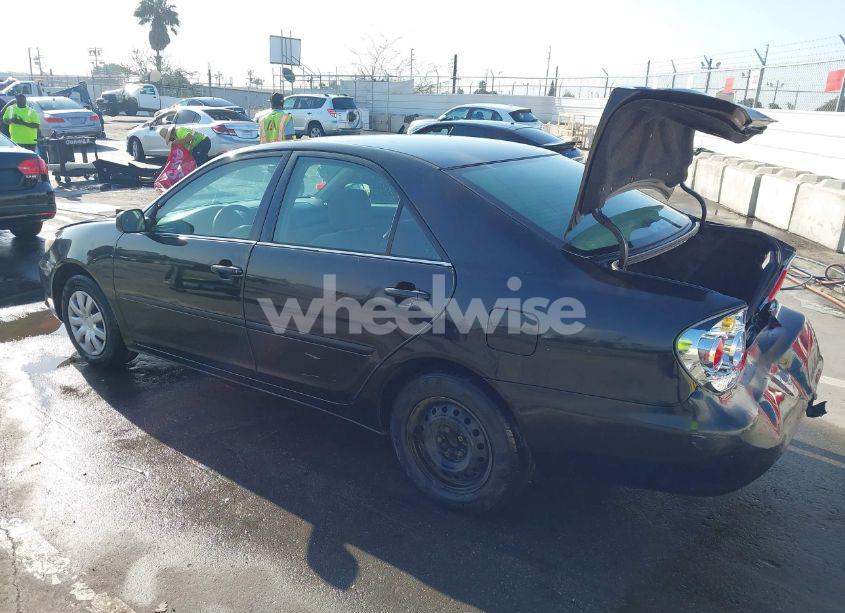 Photo 3 of 2005 Toyota Camry LE (VIN 4T1BE32K15U397207)