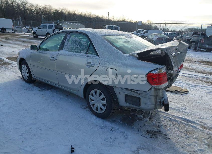 Photo 3 of 2005 Toyota Camry LE (VIN 4T1BE32K15U407332)
