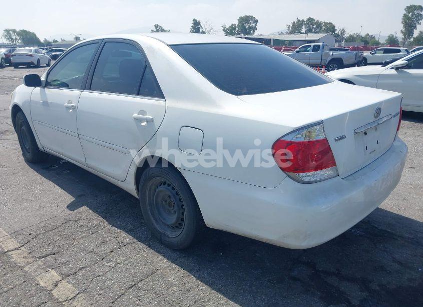 Photo 3 of 2005 Toyota Camry LE (VIN 4T1BE32K15U408206)