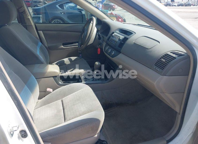 Photo 5 of 2005 Toyota Camry LE (VIN 4T1BE32K15U408206)