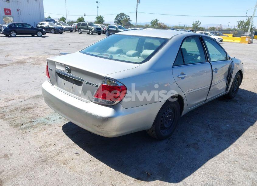 Photo 4 of 2005 Toyota Camry LE (VIN 4T1BE32K15U413499)