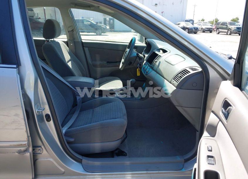 Photo 5 of 2005 Toyota Camry LE (VIN 4T1BE32K15U413499)