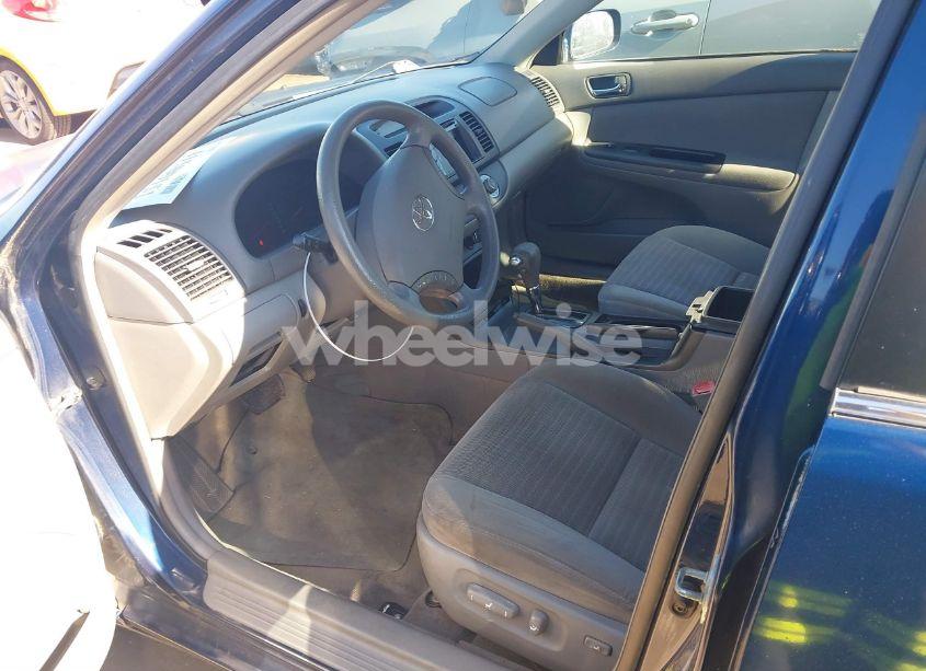 Photo 5 of 2005 Toyota Camry LE (VIN 4T1BE32K15U423594)