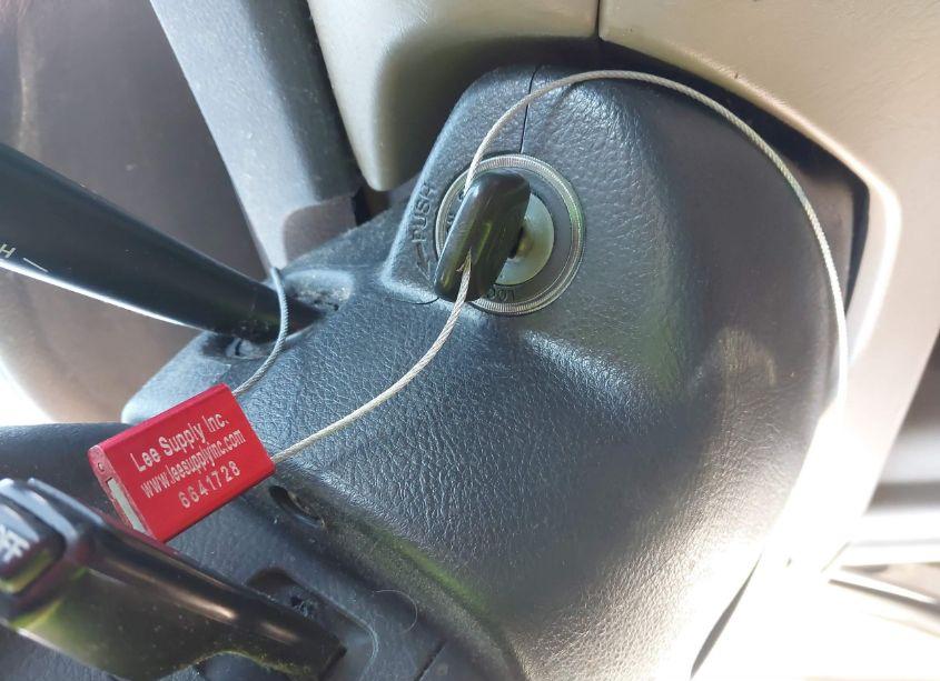Photo 11 of 2005 Toyota Camry SE (VIN 4T1BE32K15U511335)