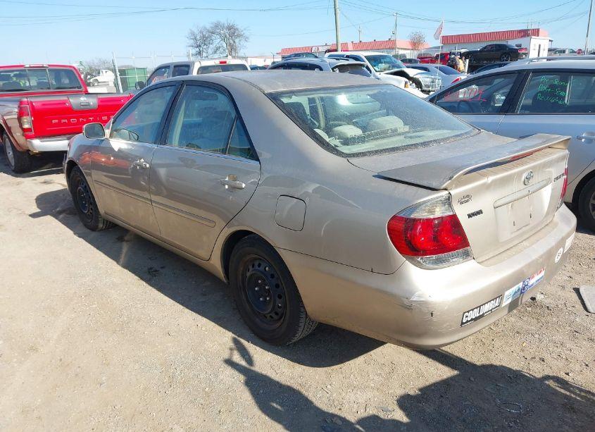 Photo 3 of 2005 Toyota Camry SE (VIN 4T1BE32K15U511335)