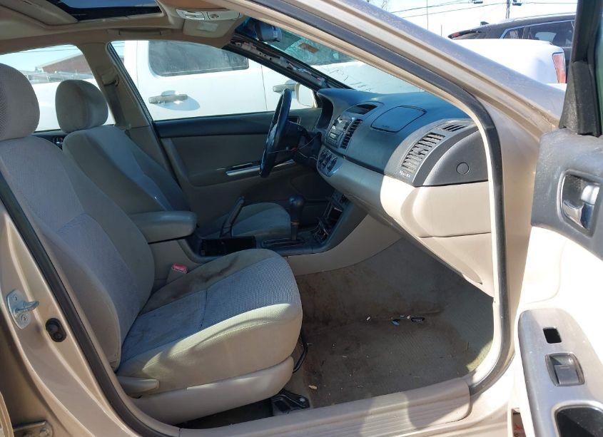 Photo 5 of 2005 Toyota Camry SE (VIN 4T1BE32K15U511335)