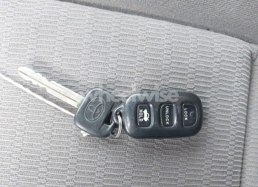 Photo 11 of 2005 Toyota Camry LE (VIN 4T1BE32K15U517541)