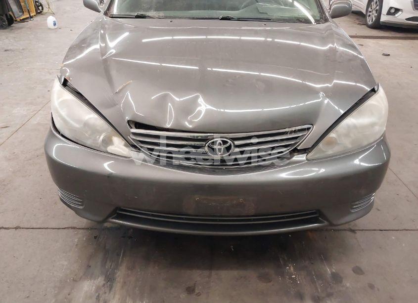 Photo 6 of 2005 Toyota Camry LE (VIN 4T1BE32K15U517541)